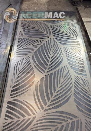 Panel decorativo en acero diseño personalizado bogota. diseño organico de hojas
